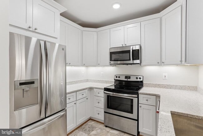 Foto del edificio - 4561 Strutfield Ln
