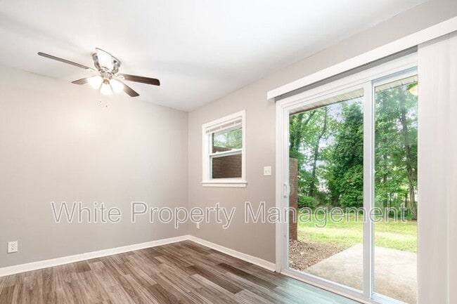 Building Photo - 600 Camrose Dr