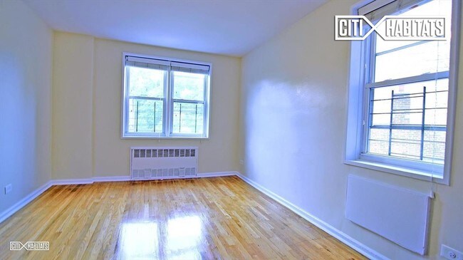 Building Photo - 3462 Jerome Ave