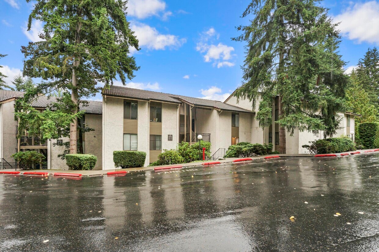 Primary Photo - 10424 NE 32nd Pl