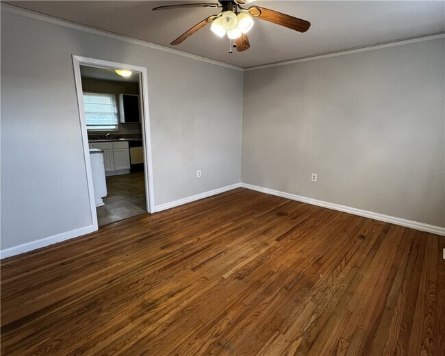 Foto del edificio - 3012 Cambridge Rd