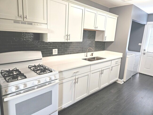 Foto del edificio - 339 E Wayne Pl