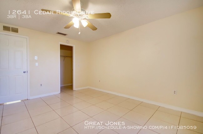 Building Photo - 12641 Cedar Ridge Dr