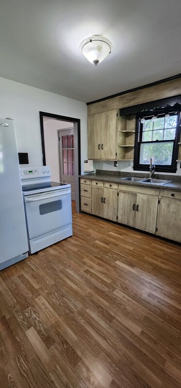 Building Photo - 455 7th St