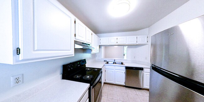 Foto del edificio - Whispering Lakes Apartments