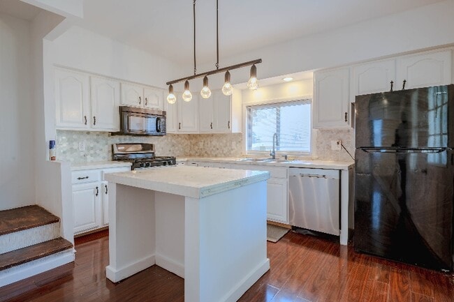 Foto del edificio - 301 McLean St