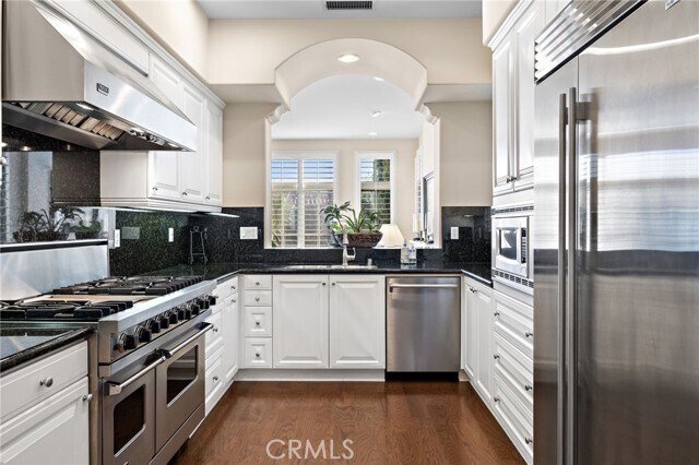 Foto del edificio - 110 Sidney Bay Dr