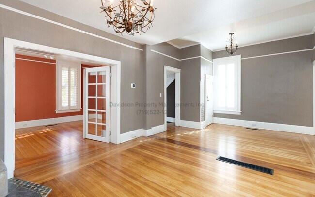 Foto del edificio - Stunning 3 Bedroom House in The Old North End