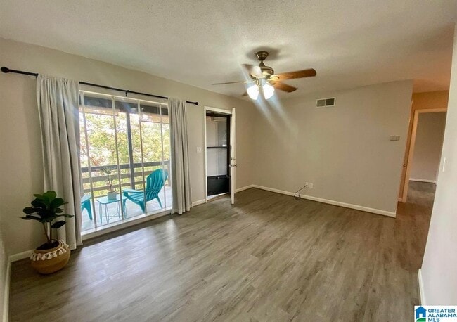 Foto del edificio - 3101 Lorna Rd