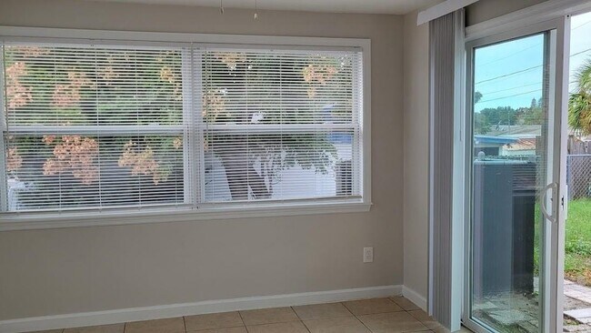 Foto del edificio - 3503 Oakhurst Dr