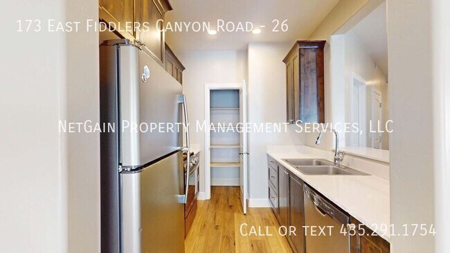 Foto del edificio - 173 E Fiddlers Canyon Rd