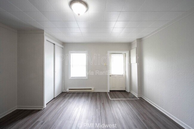 Foto del edificio - 2142 W US Hwy 40
