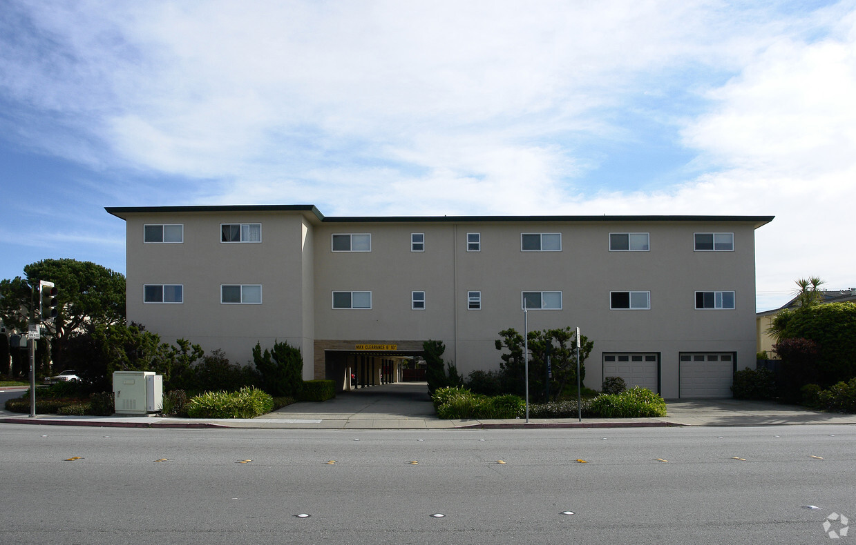 Primary Photo - Bermuda Apartments