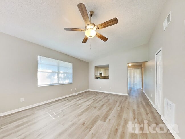 Foto del edificio - 4930 44th Ave N