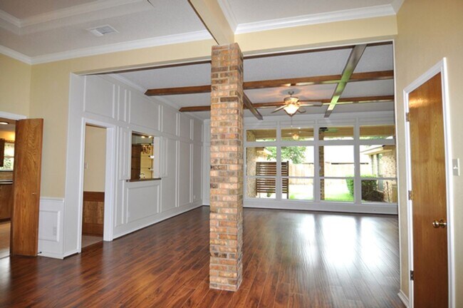 Building Photo - Fabulous custom home in Arlington!