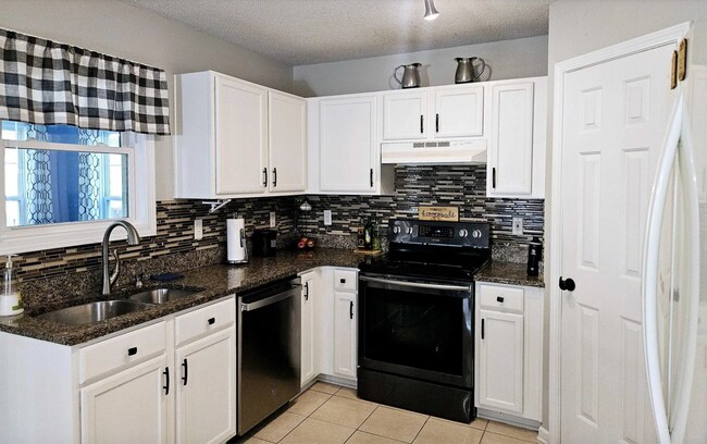 Foto del edificio - 15 Ridgecrest Ct