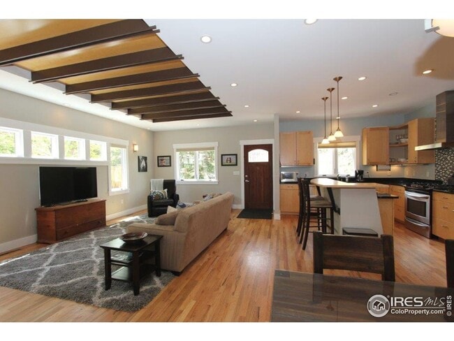 Building Photo - 5 Bed 3 Bath Home in South Boulder