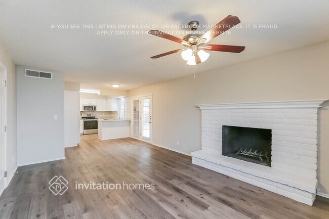 Foto del edificio - 701 N Comanche Dr