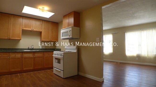 Foto del edificio - Lovely Apartment Located in Prime Long Beach!