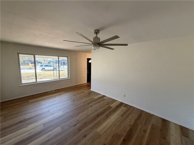 Building Photo - 2854 N Loxley Ave