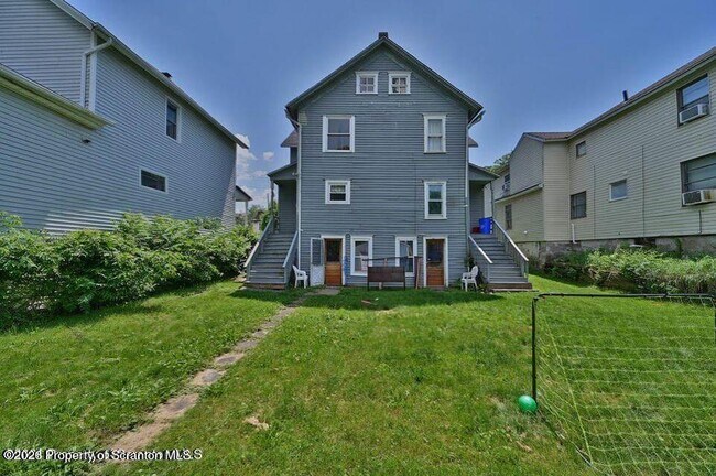Foto del edificio - 1345 Monsey Ave