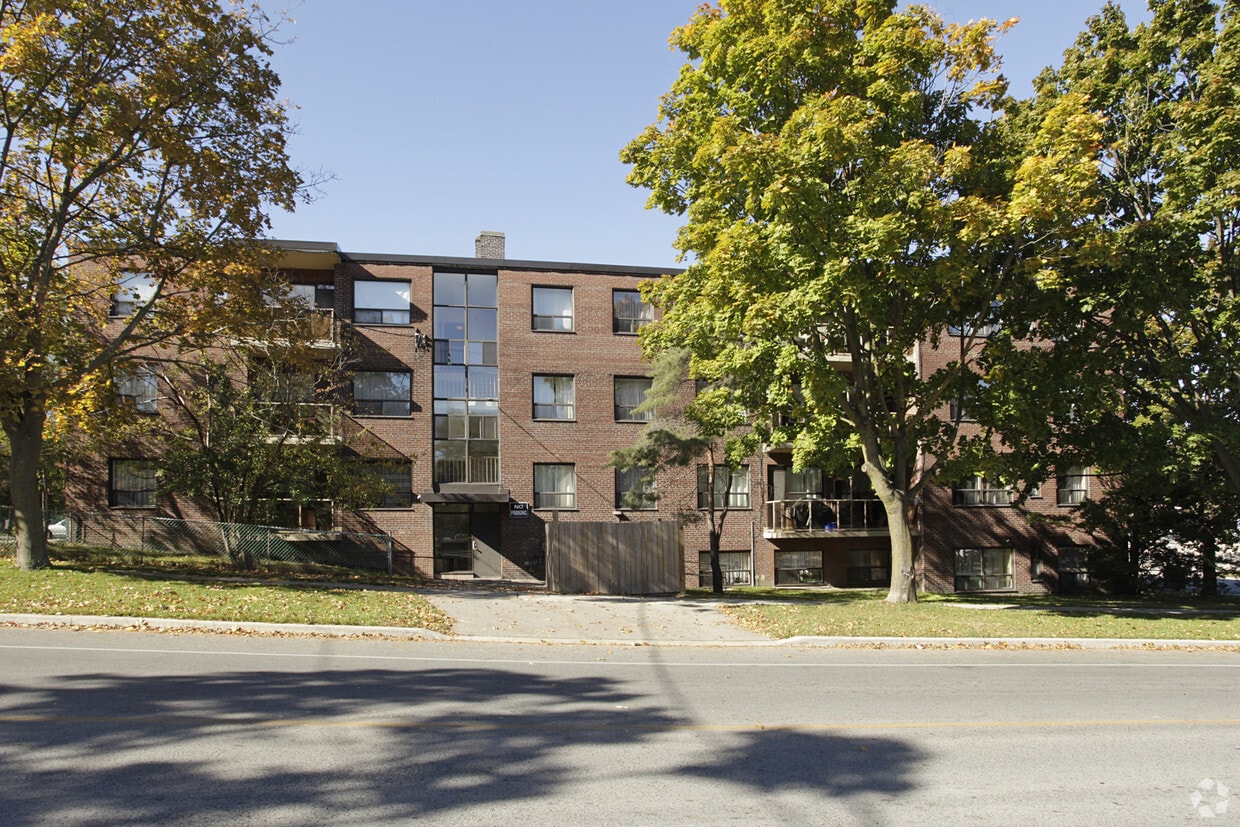 Primary Photo - West End Manor