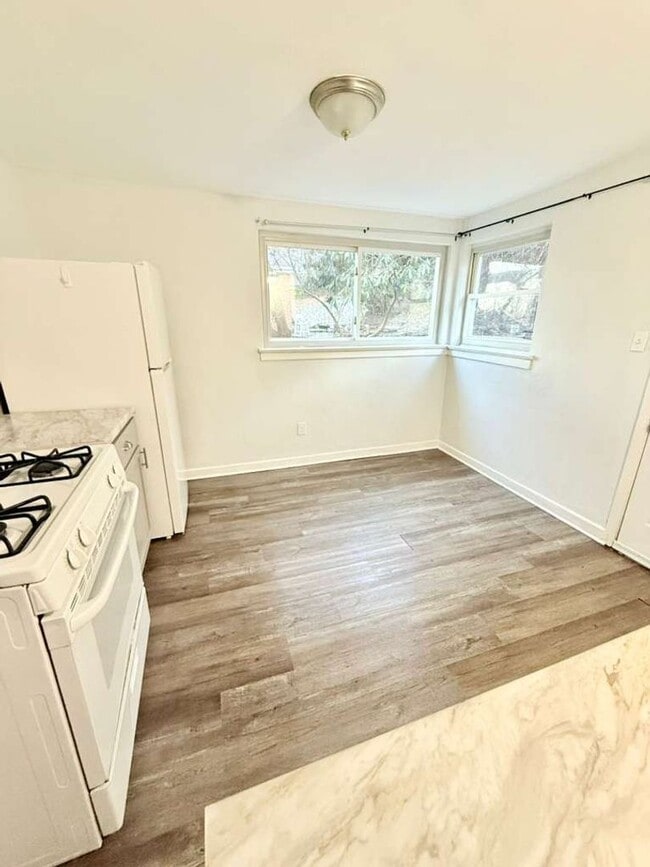 Building Photo - Beautiful and Fully renovated 4bd 2ba house in Penn Hills!