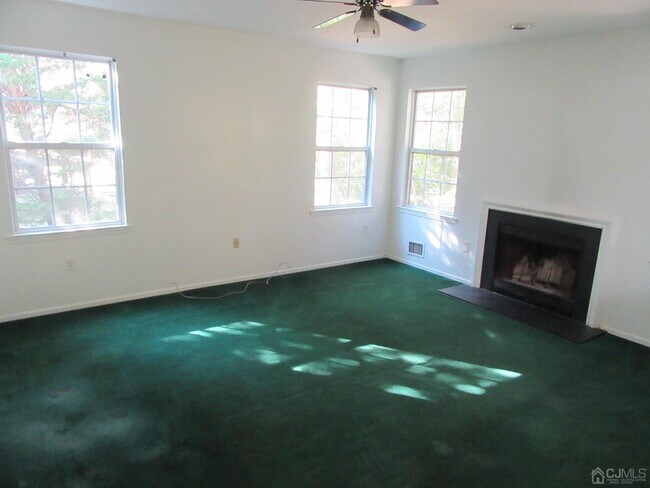 Building Photo - 70 Winding Brook Dr