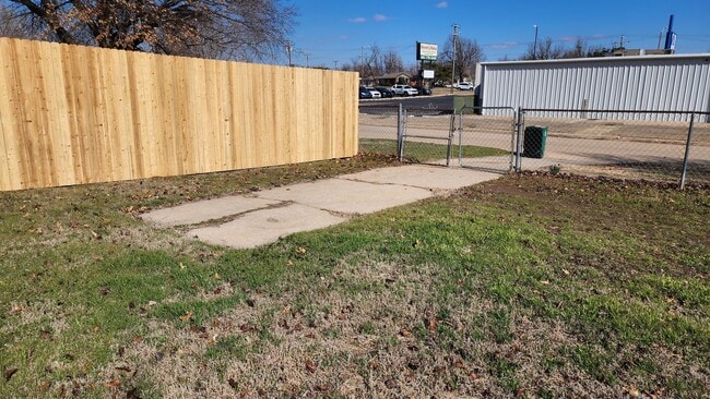Building Photo - 2 Bed 1 Bath Home in NW OKC!  Great Locati...