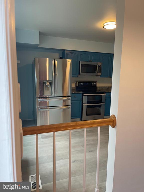 Foto del edificio - 7303 Treetop Hill Ln