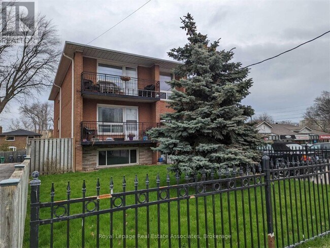 Photo du bâtiment - 61 Mississauga Rd N