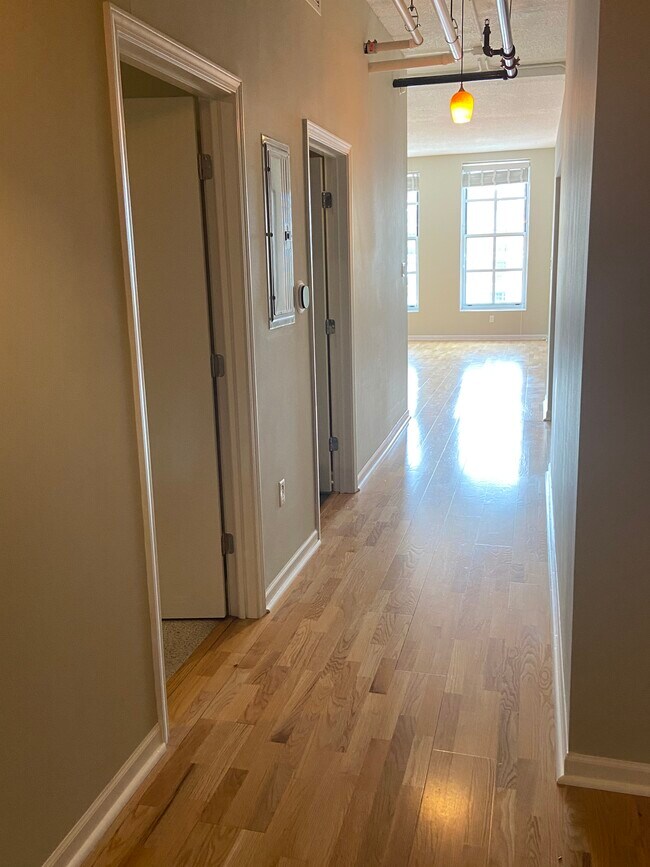 Foyer - 1501 Locust St