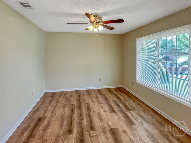 Foto del edificio - 406 Riverview Dr