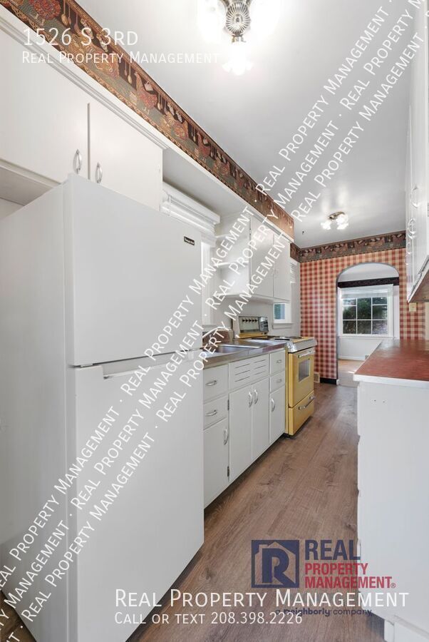 Building Photo - 1526 S 3rd-