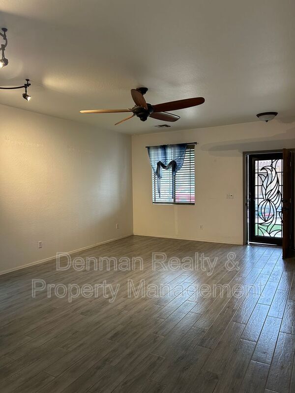 Foto del edificio - 7044 W Alta Vista Rd