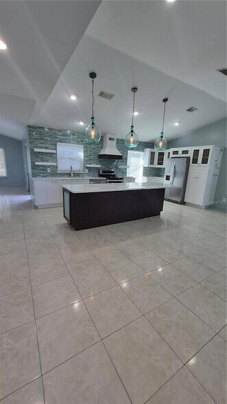 Foto del edificio - 614 Caribou Ct