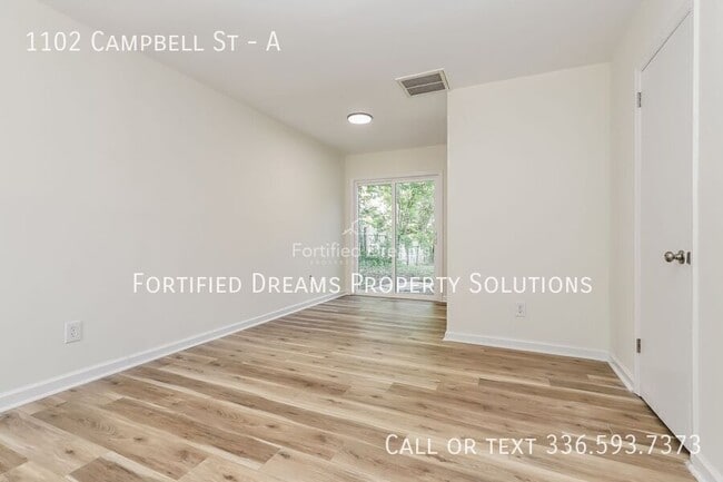 Building Photo - 1102 Campbell St