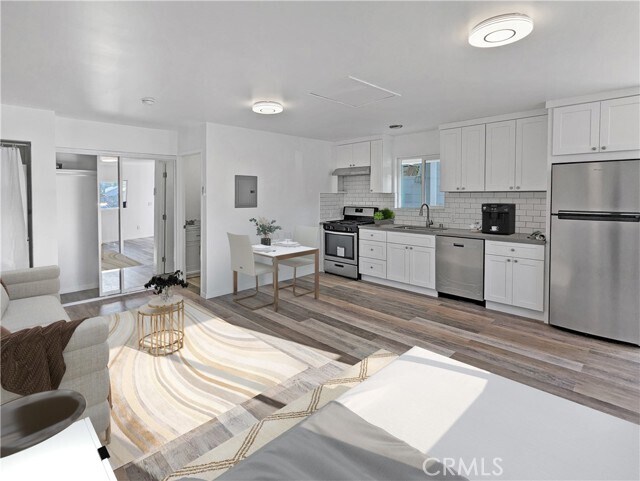 Foto del edificio - 27510 Cherry Creek Dr