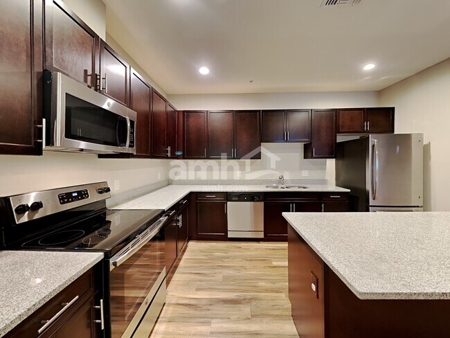 Foto del edificio - 20701 W Stone Hill Rd