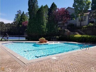 Building Photo - 1250 Parkwood Cir SE