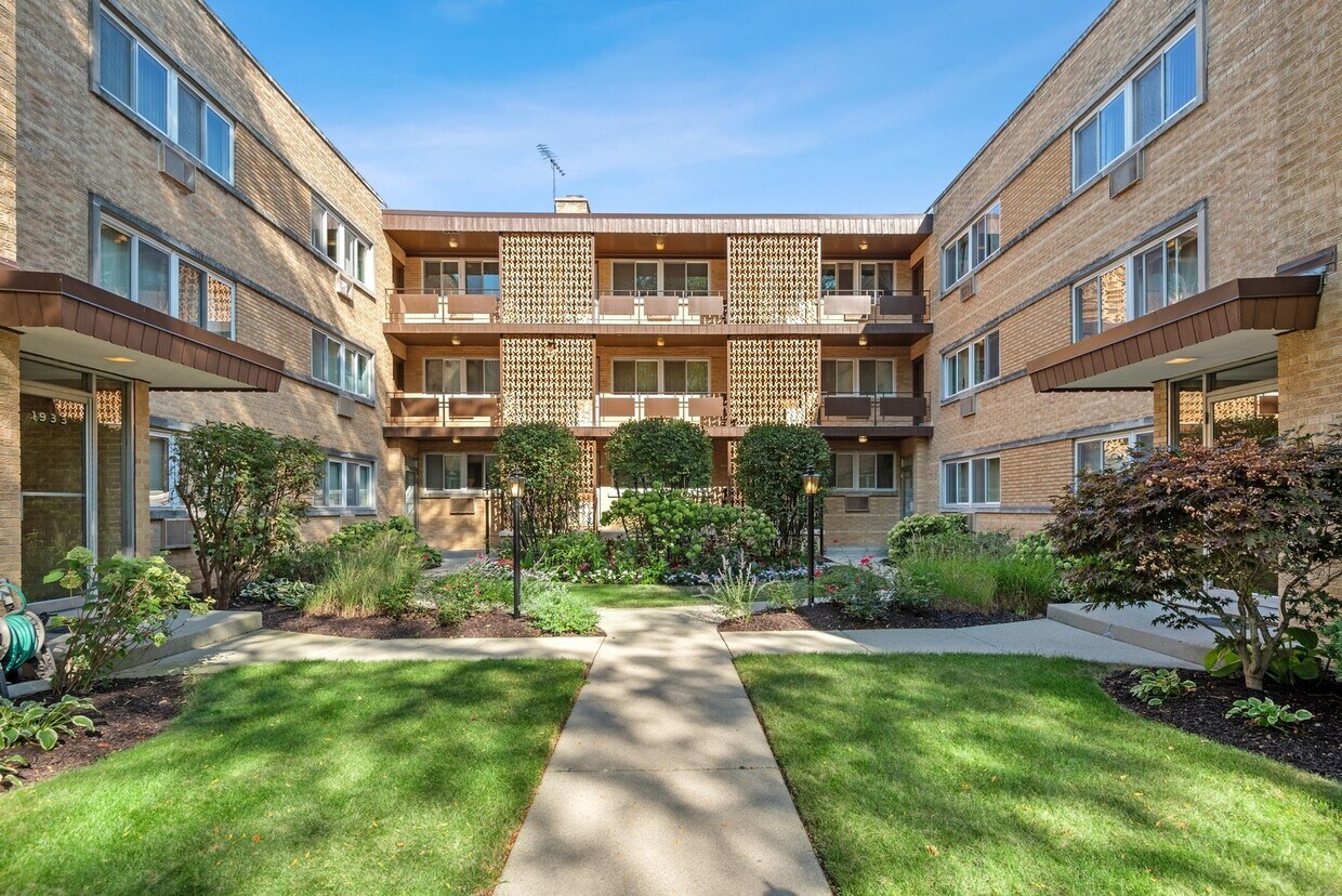 1921 Harrison St Unit 1L, Evanston, IL 60201 Condo for Rent in