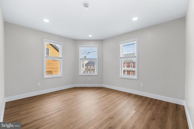 Foto del edificio - 320 W King St