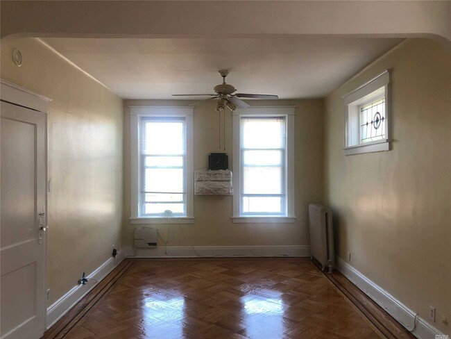 Building Photo - 60-42 Woodbine St
