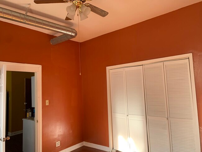 Foto del edificio - 1610 W 18th St
