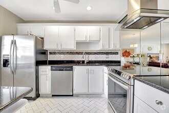 Building Photo - 4070 Tivoli Ct