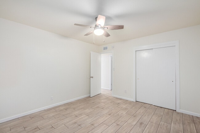 Building Photo - 5107 N 28th Dr