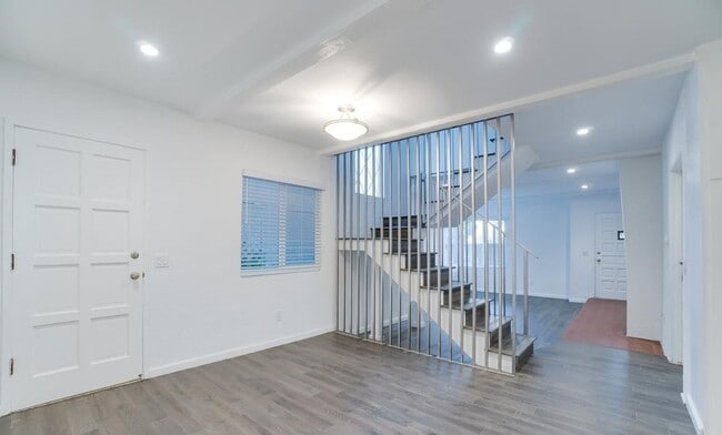 Foto del edificio - 16-18 REEF ST.