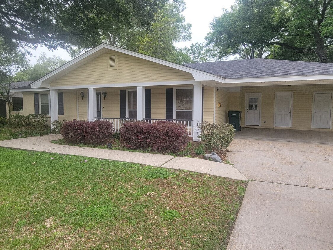 2113 Valencia Ave, Monroe, LA 71201 House Rental in Monroe, LA