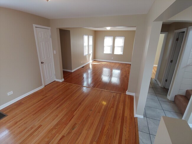 Foto del edificio - Beautiful 4BD/1BA Single Family Home