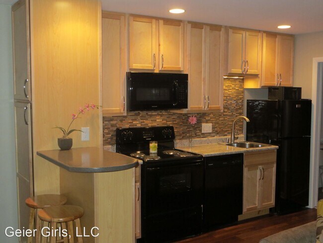 Foto del edificio - 3315-3325 Wells Ave